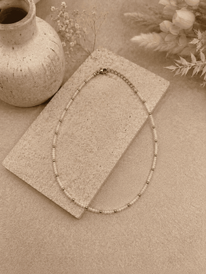 Collar piedras blancas